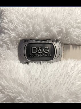 D&G Dolce & Gabbana Logo Buckle Belt in Beige